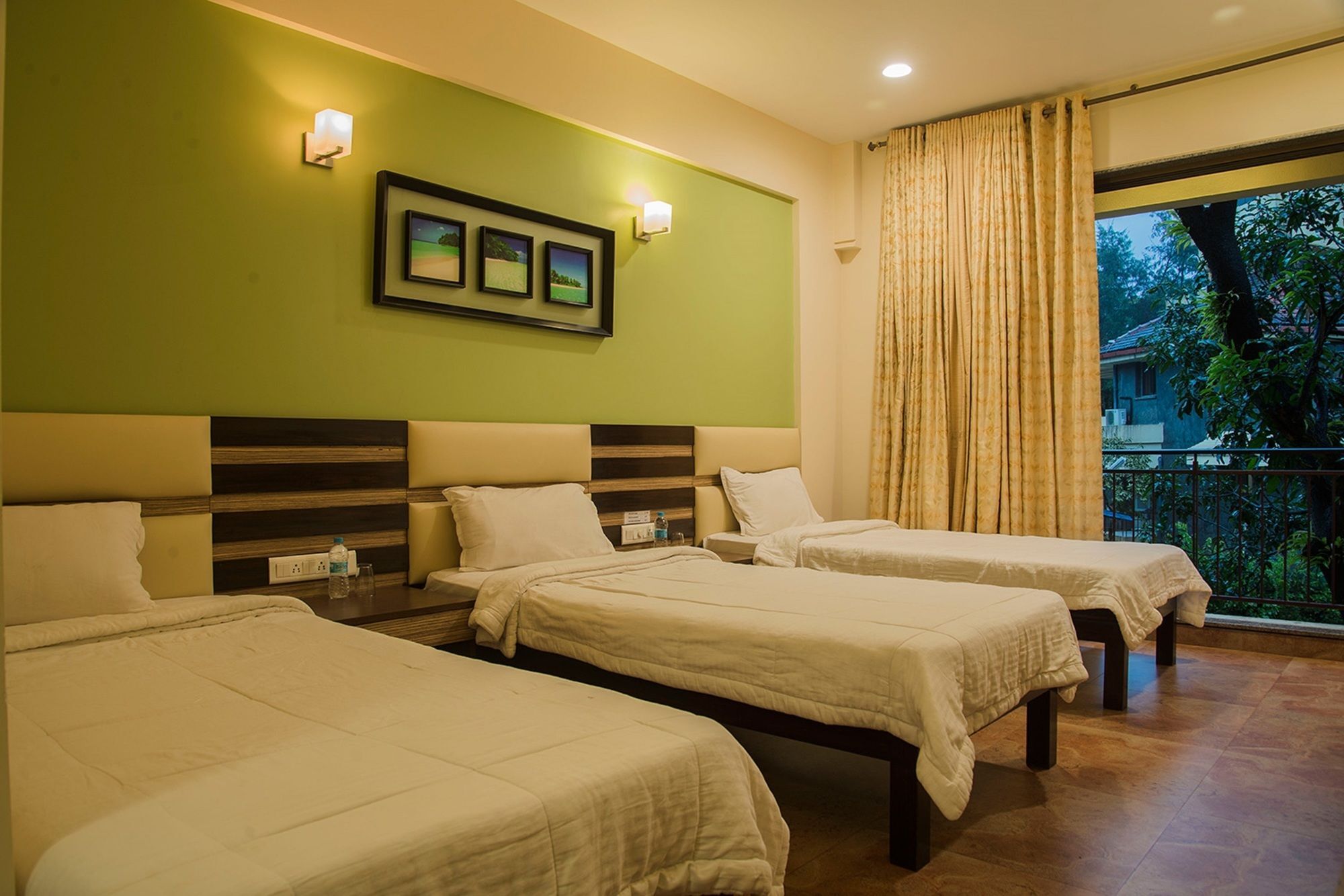 Zaras Resort Lonavala Esterno foto