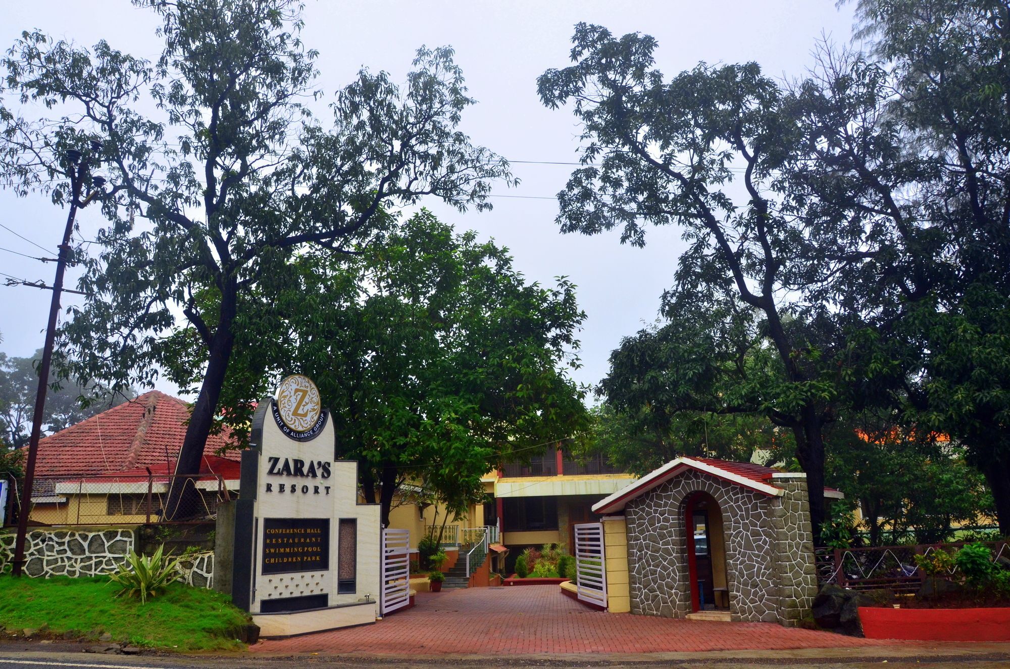 Zaras Resort Lonavala Esterno foto